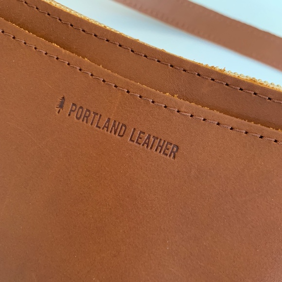 Portland Leather Lucy Shoulder Bag - Picture 2 of 13